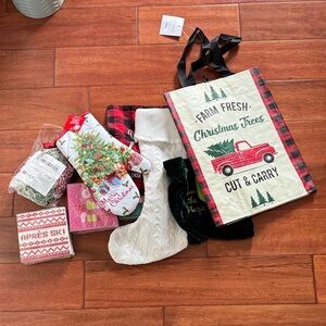 Christmas Bundle - napkins, garland, stockings, bag, oven mit etc